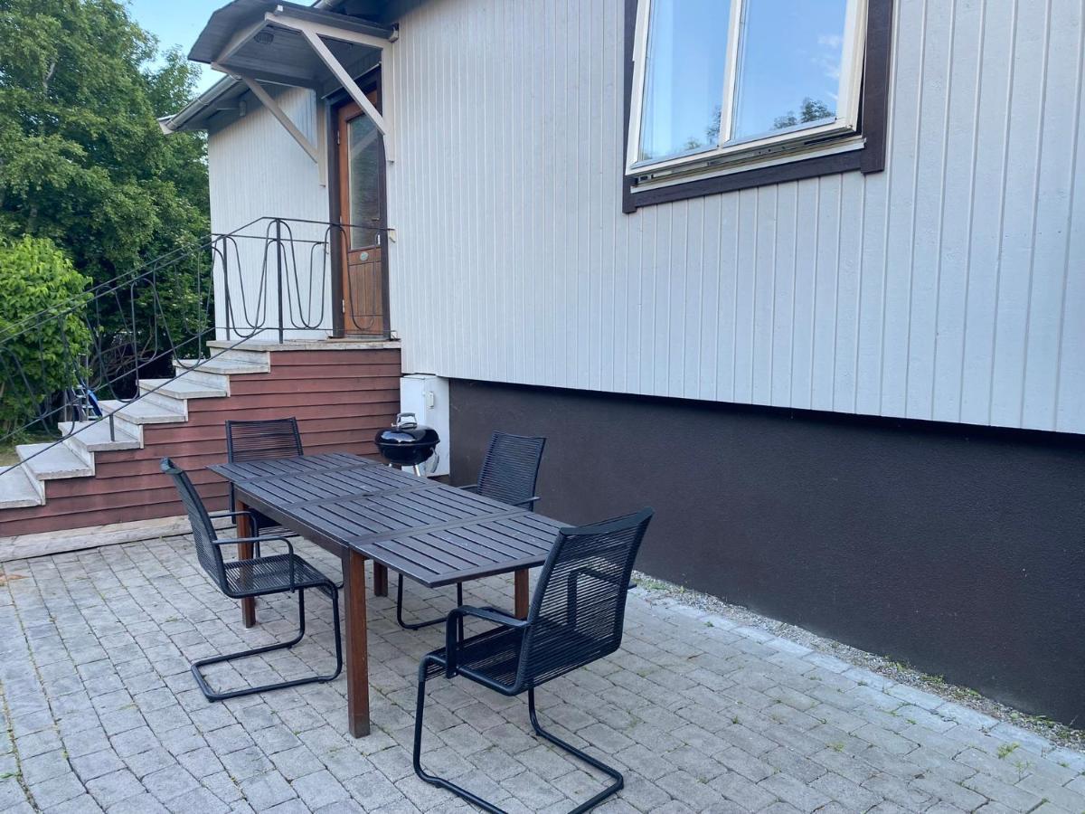 Cheerful Three Room Villa At Stroemstad City Center Exterior foto